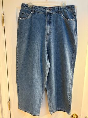 French Cuff Women's Cropped Jeans in Medium Denim#0019